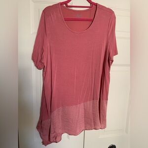Asymmetrical LOGO Lori Goldstein Top